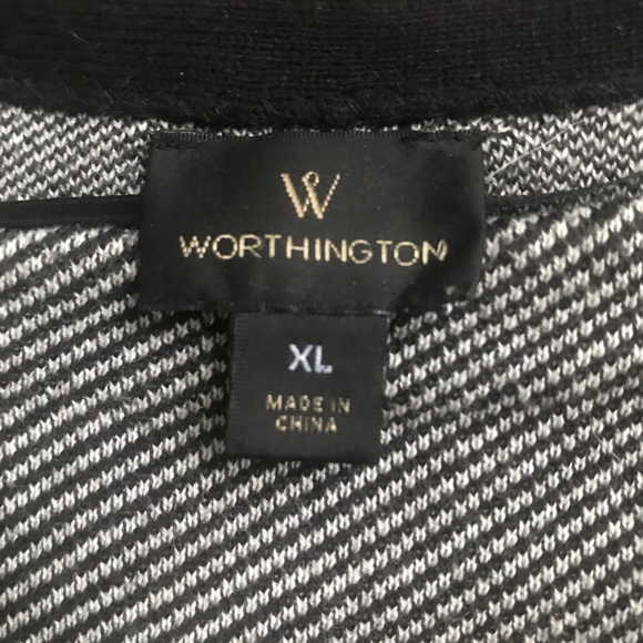 Black and White Worthington Sweater - Picture 3 of 3